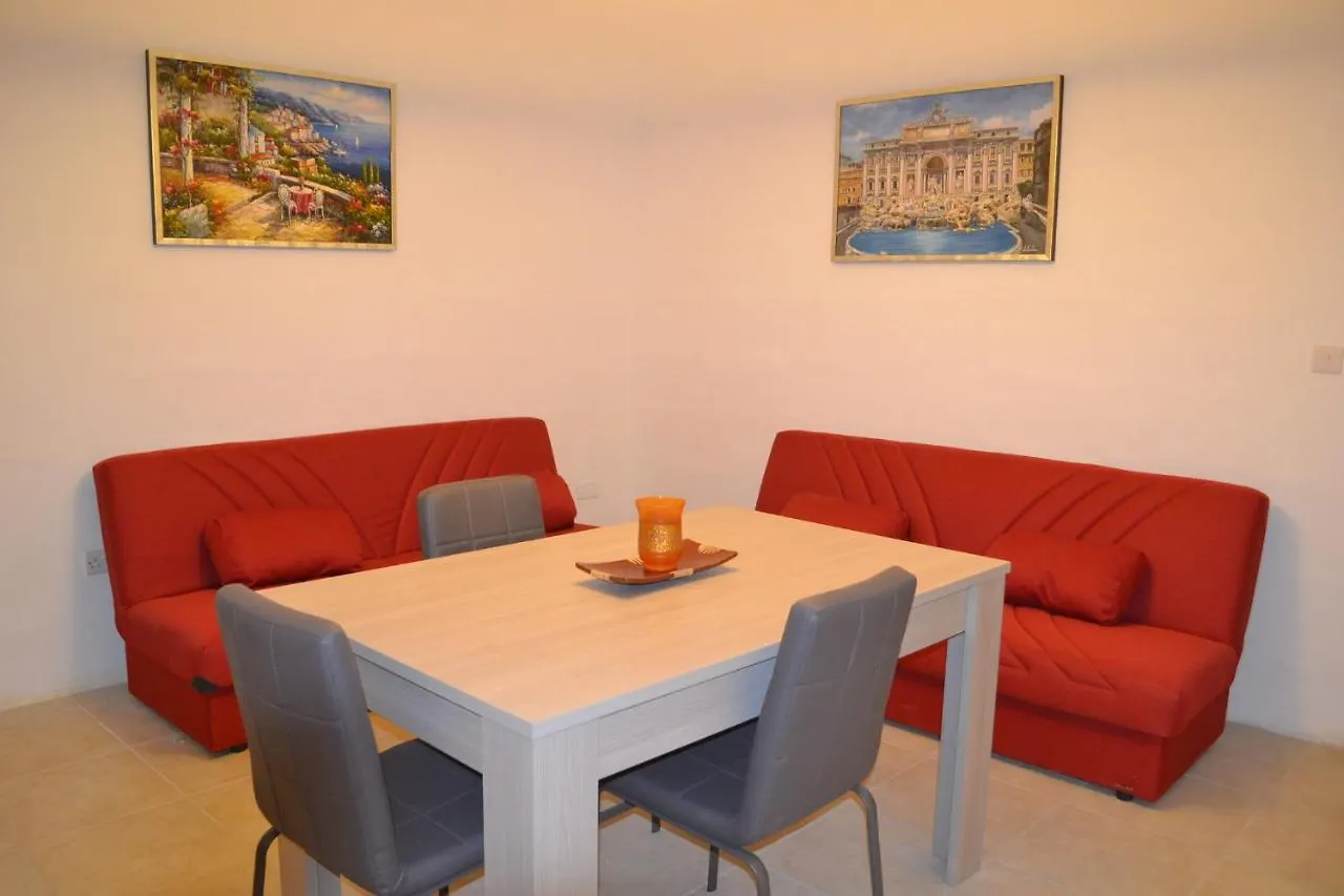 La Luna Town House Sliema Malta